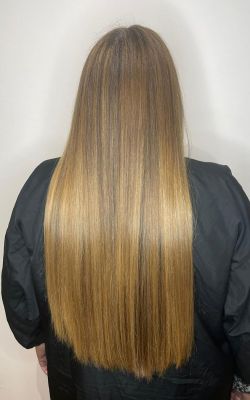 BLONDE HAIR COLOUR SPECILAISTS IN CHORLEY